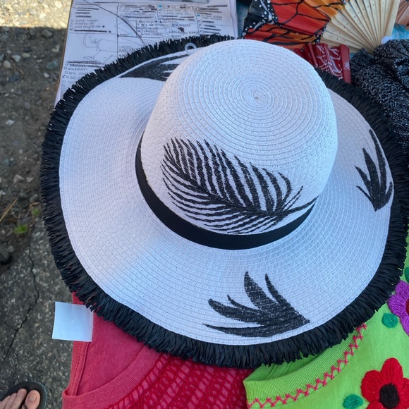 Hand made clothes - Picture 2 of 4